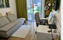 Apartament cu 3 camere, 77 mp, la parter inalt, cu gradina, in zona Subcetate