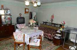 De vanzare casa 69 mp, 1453 mp gradina cu un front la strada de 12.7 ml, in Iris