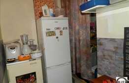 Casa de vanzare in zona centrala, 70 mp totali utili, curte comuna