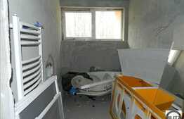 Vanzare casa, 246 mp utili, cu teren de 800 mp, front 25 ml, cu terasa de 100 mp