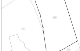 Teren intravilan, 800 mp, curent electric si apa la front, acces din drum public