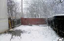 Vanzare casa, 80 mp utili, teren 790 mp, cu front de 14 ml, intr-o zona de case