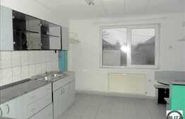 Vanzare casa, 80 mp utili, teren 790 mp, cu front de 14 ml, intr-o zona de case