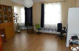 Casa de vanzare, 240 mp utili, cu teren 430 mp, front de 14 ml, zona V. Lupu