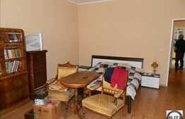 Casa de vanzare, 240 mp utili, cu teren 430 mp, front de 14 ml, zona V. Lupu