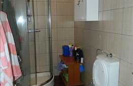 Casa de vanzare, 240 mp utili, cu teren 430 mp, front de 14 ml, zona V. Lupu