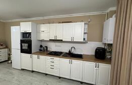 Apartament cu 2 cam, parter, 54 mp, cu gradina de 50 mp  si parcare-zona Eroilor