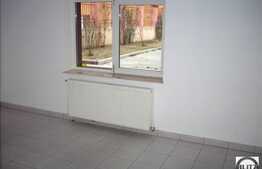 Vanzare casa individuala 300 mp utili, teren 600 mp, cu front 45 m, la 2 strazi