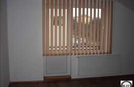 Vanzare casa individuala 300 mp utili, teren 600 mp, cu front 45 m, la 2 strazi