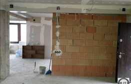 Casa in mijlocul naturii, cu priveliste la lac! D+p+E+M, 300 mp utili