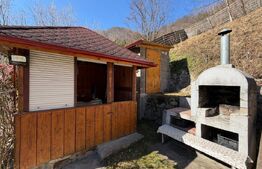 Casa de vacanta si teren intravilan, 425 mp, Valea Ierii 