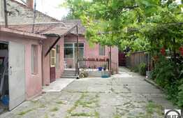 Casa renovabila de vanzare plus teren 612 mp