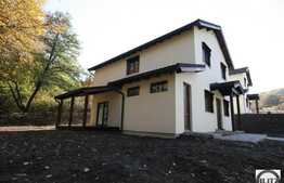 3 CASE VANDUTE ! A MAI RAMAS O SINGURA CASA ! Oferta Unica.