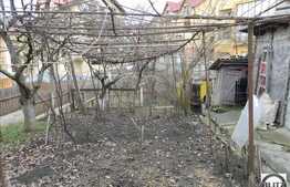 Casa demolabila sau renovabila, 60 mp utili si 600 mp teren, zona linistita!