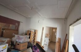 Spațiu comercial 200 mp + acces pod 200 mp, 3 balcoane, lângă Piața Sfatului