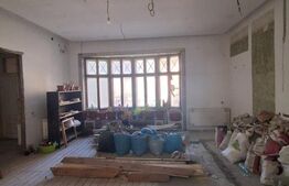 Spațiu comercial 200 mp + acces pod 200 mp, 3 balcoane, lângă Piața Sfatului