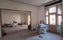 Spațiu comercial 200 mp + acces pod 200 mp, 3 balcoane, lângă Piața Sfatului