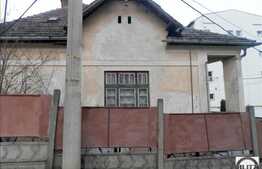 Casa demolabila  la 3 minute de Real. Ideal sediu firma!