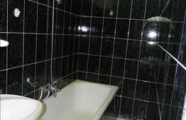 Vanzare casa in  curte comuna, 60 mp teren, pretabila pentru spatiu comercial!