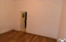 Vanzare casa in  curte comuna, 60 mp teren, pretabila pentru spatiu comercial!