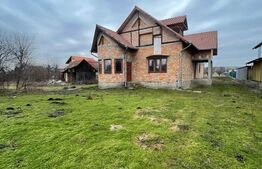 Casa 310 mp utili, 2900 mp teren, zona Insula, Campia Turzii 