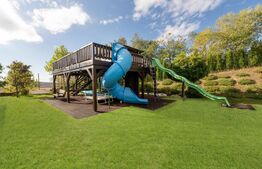 Casa individuala premium cu piscina exterioara 