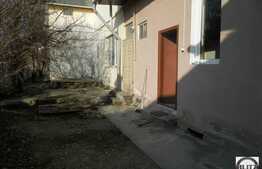 Vanzare casa cu curte comuna, 250 mp teren si 100 mp utili, zona Napoca!