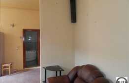 Vanzare casa cu curte comuna, 250 mp teren si 100 mp utili, zona Napoca!