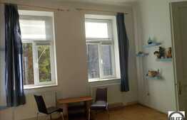 Vanzare casa cu curte comuna, 250 mp teren si 100 mp utili, zona Napoca!