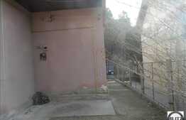 Vanzare casa cu curte comuna, 250 mp teren si 100 mp utili, zona Napoca!