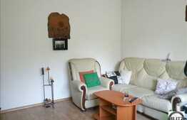 Un imobil cu 405 mp utili si 1500 mp teren, garaj dublu