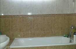 Un imobil cu 405 mp utili si 1500 mp teren, garaj dublu