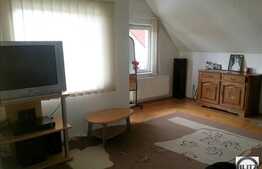 Un imobil cu 405 mp utili si 1500 mp teren, garaj dublu