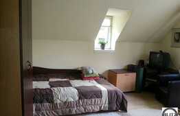 Un imobil cu 405 mp utili si 1500 mp teren, garaj dublu