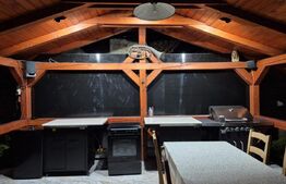 Proprietate deosebită cu panouri fotovoltaice si panouri solare –Sânpetru,BV.