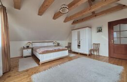 Proprietate deosebită cu panouri fotovoltaice si panouri solare –Sânpetru,BV.