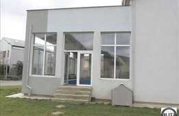 Casa de 425 mp, 878 mp teren, 70 mp Terasa! Zona de case! Piscina interioara!