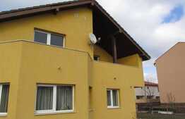 Casa individuala de vanzare cu 230 mp utili, 680 mp teren, zona linisita