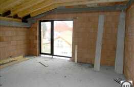 Vanzare casa la rosu, 280 mp utili, teren 300 mp, cu front de 32 m la 2 strazi