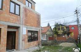 Vanzare casa la rosu, 280 mp utili, teren 300 mp, cu front de 32 m la 2 strazi