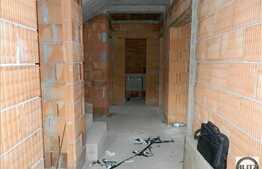 Vanzare casa la rosu, 280 mp utili, teren 300 mp, cu front de 32 m la 2 strazi