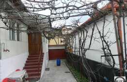 Vanzare casa individuala, 130 mp utili, teren 260 mp, front 10 ml, cu garaj
