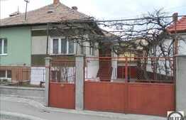 Vanzare casa individuala, 130 mp utili, teren 260 mp, front 10 ml, cu garaj