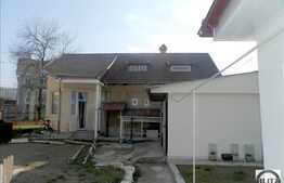 Casa de vanzare, 240 mp utili si 480 mp teren cu front de 24.5 ml