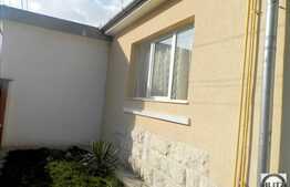 Casa de vanzare, 240 mp utili si 480 mp teren cu front de 24.5 ml