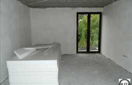 Casa de vanzare, zona Campului, 180 utili plus 140 mp gradina. Semifinisat!