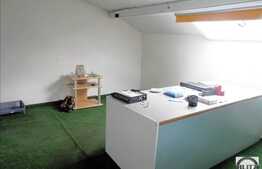 Casa 240 mp totali utili, cu 300 mp teren cu front de 10 ml