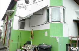 Casa 240 mp totali utili, cu 300 mp teren cu front de 10 ml