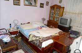 Casa renovabila de vanzare, 90 mp utili, teren 313 mp, front 30 m, la 2 strazi