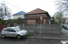 Casa renovabila de vanzare, 90 mp utili, teren 313 mp, front 30 m, la 2 strazi